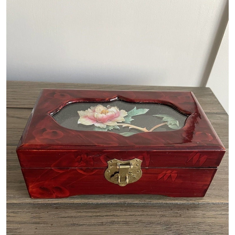 EUC, Vintage Chinese Lacquer Redwood Floral Jewelry Box